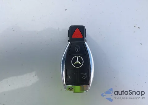 2017 Mercedes-Benz Glc 300 4Matic z USA, uszkodzony, nr VIN WDC0G4KB3HF145327